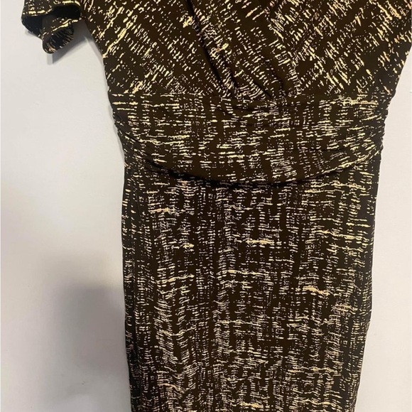 Women’s Size  6 Wrap-Style Dress Black‎ Beige Textured Print Short Sleeve V-Neck - Picture 4 of 5